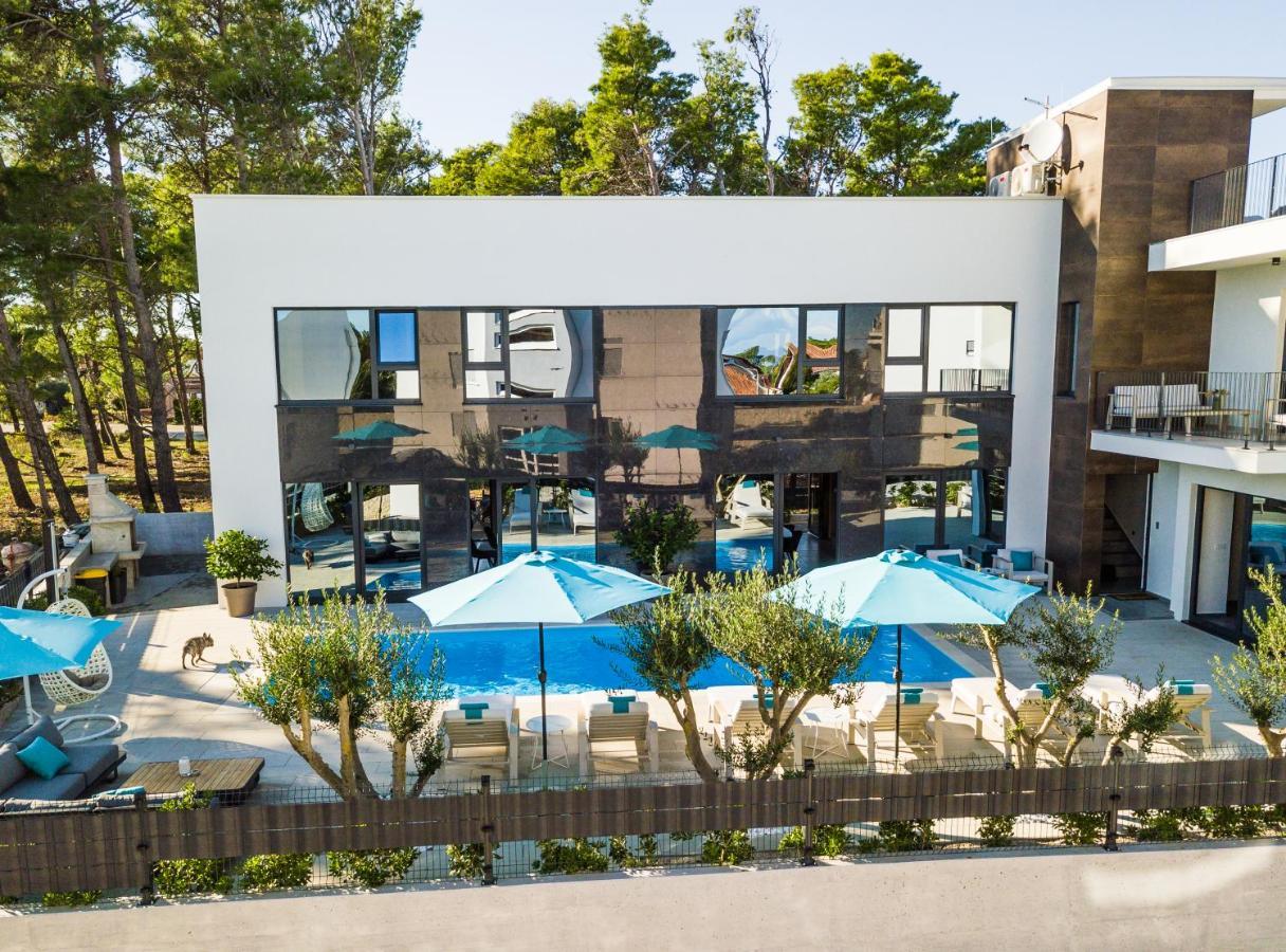 Olive Tree Mansion Apartment Vir Exterior photo